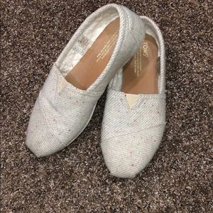 Cream fur lined toms